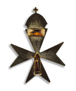 Alternative view of Knight Malta Priors Cap Badge Loose