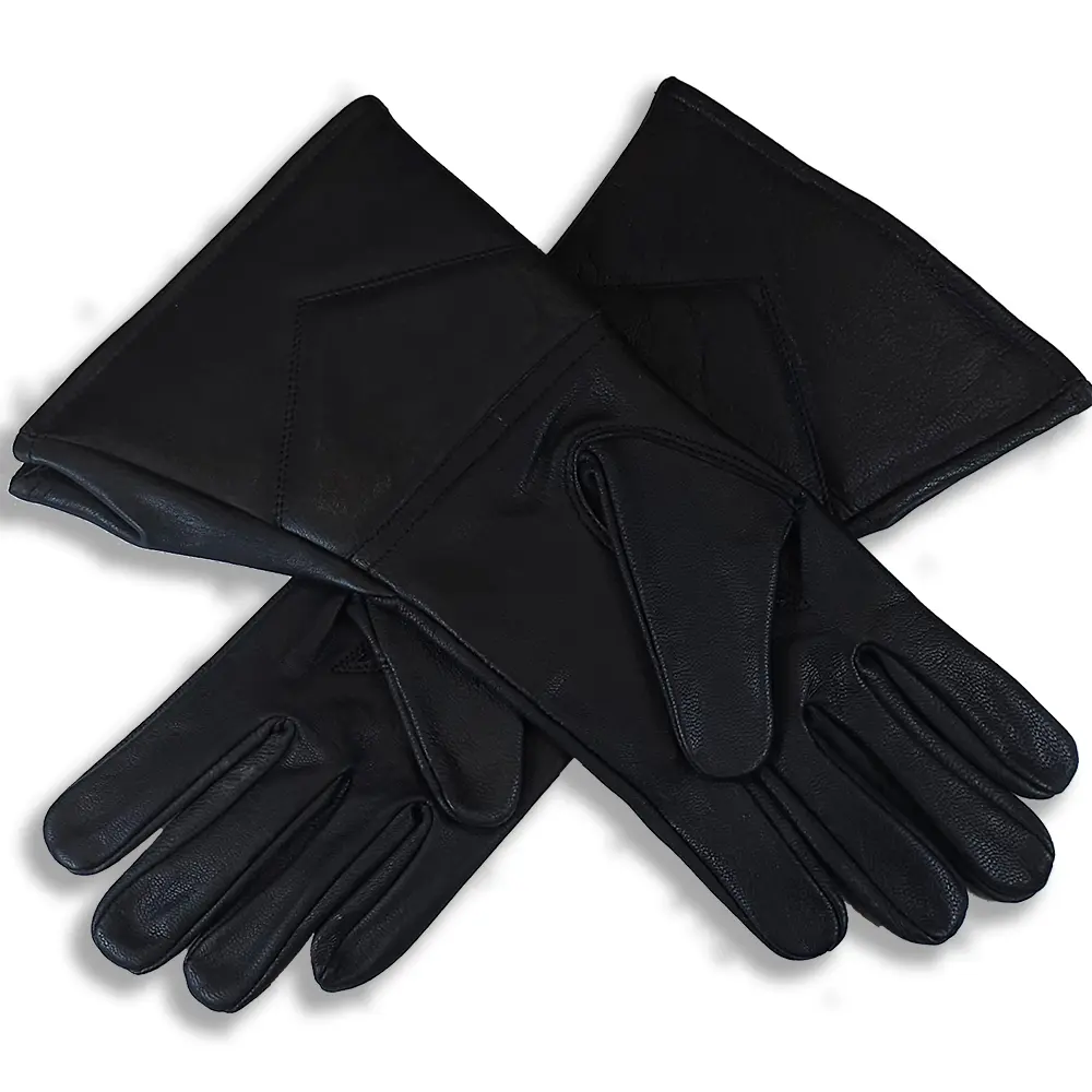 Knight Templar Leather Gauntlets - Image 2