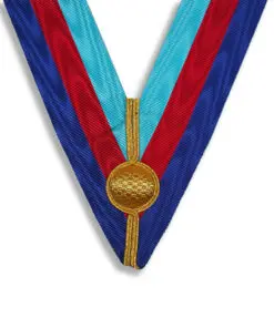 Alternative view of Royal Arch Provincial Collarette